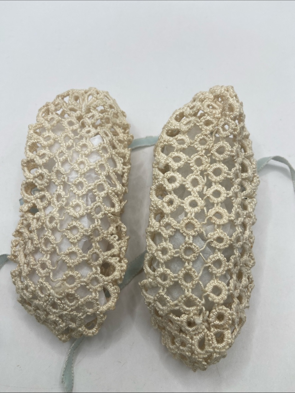 Vintage Handmade Crocheted Tatted Lace Baby Booties Cream/Ivory With Blue Ribbon - Picture 5 of 7